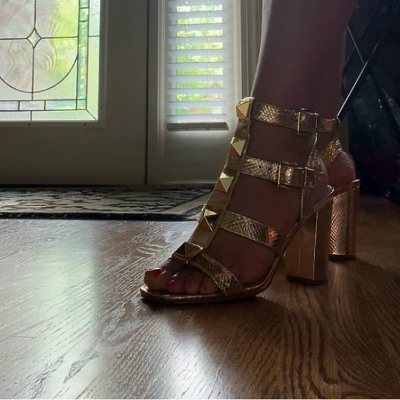 Michael Kors Gold Studded Women's Heels - Picture 1 of 5